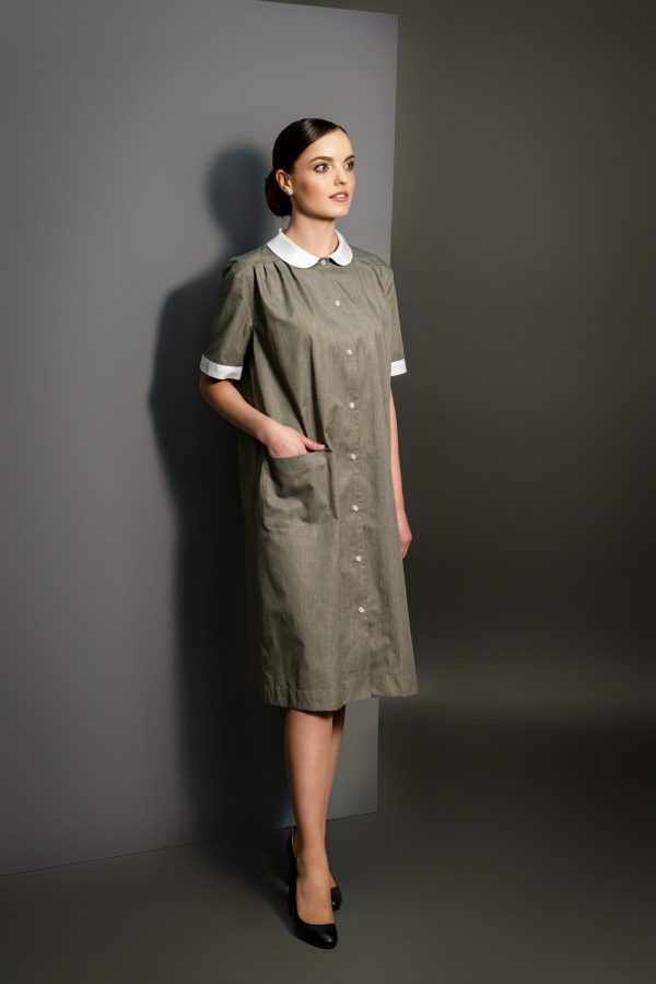 Vestito per collaboratrice domestica, personale albergo -hotel